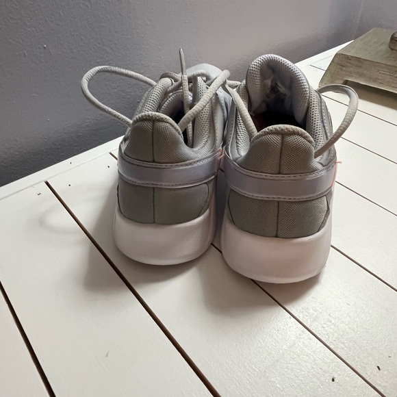 Nike Women's Gray and Lavender Athletic Shoes - Picture 4 of 6